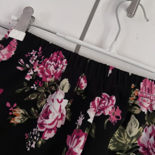 Floral shorts new, black and multicolor, one size