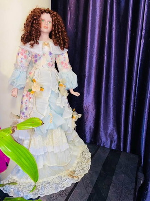 Porcelain doll large vintage like new