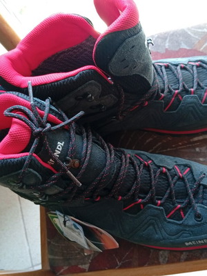 Meindl Tonale GTX men's hiking boots, black and red, size 45
