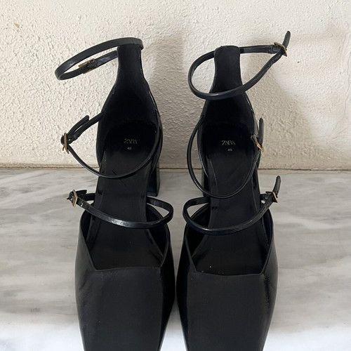 Zara Mary Jane heels new, size 40, black patent leather