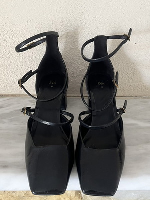 Zara Mary Jane heels new, size 40, black patent leather