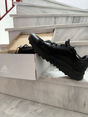 Adidas Ultraboost 22 GX6639 like new, size 45, black