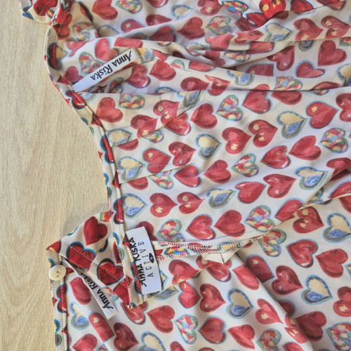 Anna Riska mini pareo with heart pattern, like new