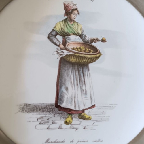 Limoges decorative plate like new, collection The Trades of Old Paris