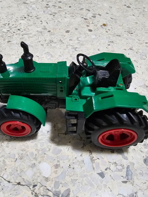 Matchbox tractor used in excellent condition