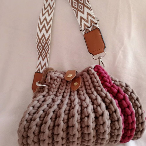 Knitted crossbody bag new, handmade with cotton yarn