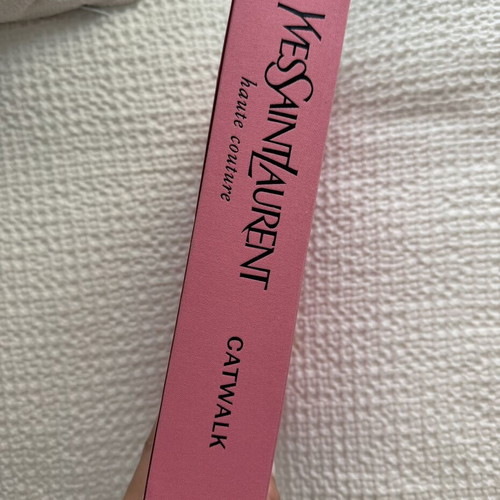 Catwalk The Complete Fashion Collections books like new, English