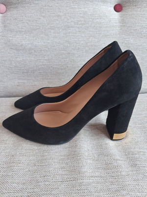 Mourtzi black pumps size 37 used