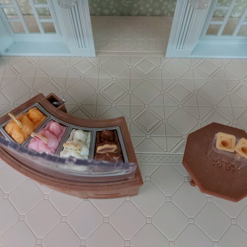 Sylvanian Families Town Gelato like new and complete
