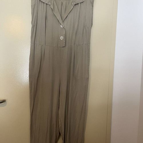 Zara jumpsuit khaki, sleeveless, like new, size M