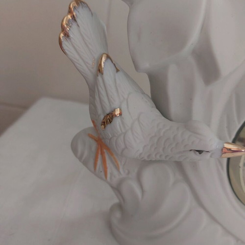 Porcelain table clock with bird motifs and gold leaf new