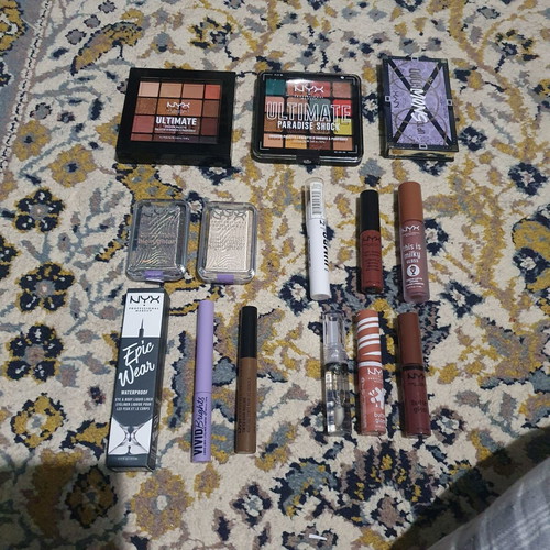 Nyx makeup set 14 items like new