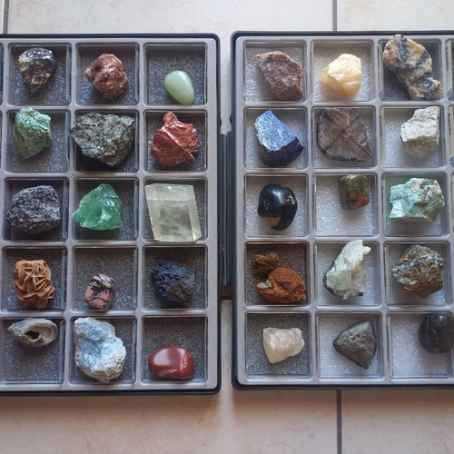 National Geographic Mineral Collection like new, 40 minerals with booklet