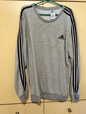 Adidas crew neck sweatshirt like new, gray, size XL