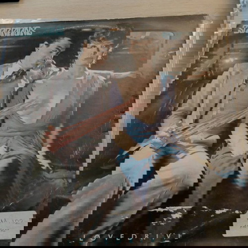 Scorpions Lovedrive βινύλιο μεταχειρισμένο, ελληνική έκδοση, ταλαιπωρημένο εξώφυλλο