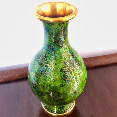 Cloisonné vase from China like new