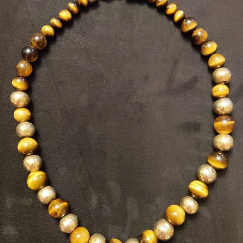 Vintage necklace with tiger eye stones like new, 46 cm