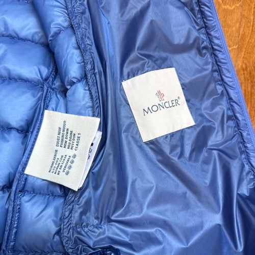 Moncler lightweight vest size 4 blue like new authentic