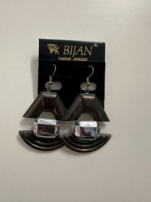 Boho vintage earrings used, gray and silver