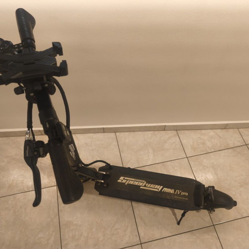 Electric scooter like new with extra accessories