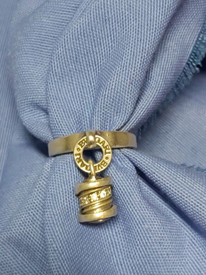 Women's ring used