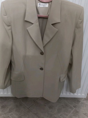 Women's beige jacket like new, size M