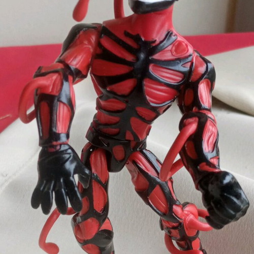 Carnage Disney Store Marvel Toybox action figure like new, 13 cm