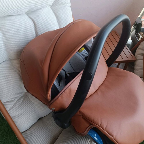 Baby stroller 3 in 1 brown leather like new with carrycot and car seat