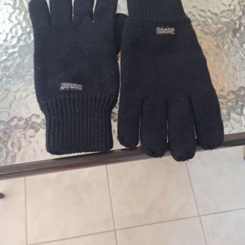 Thinsulite knitted cold gloves like new