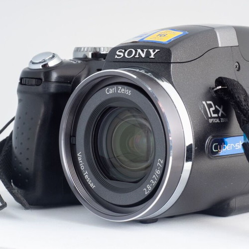 Sony Cyber-shot DSC-H5 digital camera with Carl Zeiss lens, 12x optical zoom