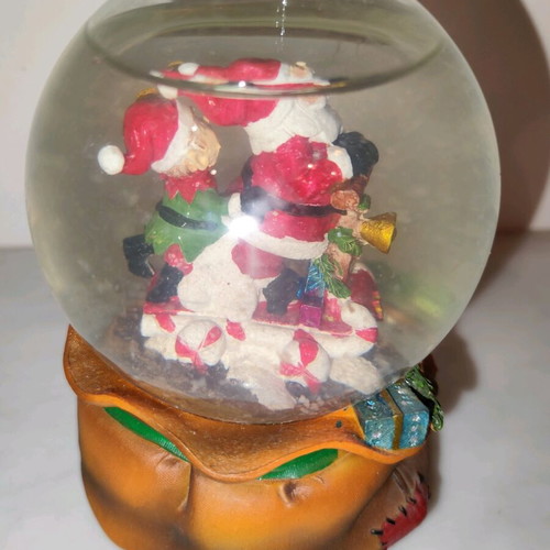 Christmas snow globe vintage used with wind-up music