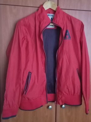 Windbreaker jacket like new, black and red