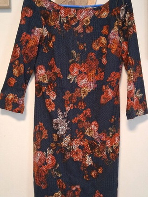 Floral dress mid-length tight with back zipper like new, blue