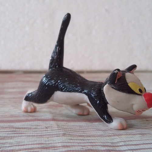 Vintage Gaston Quick cat figure 1998 used