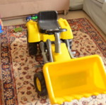 Children's tractor new in excellent condition