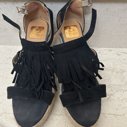 Kanna platform sandals size 38 like new, black suede with fringes