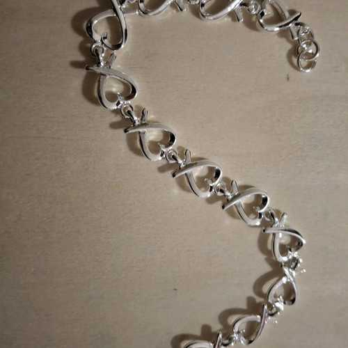 Silver bracelet with heart design new