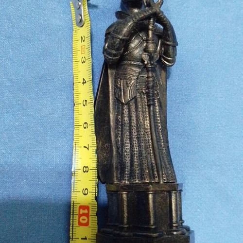 Black Queen chess piece Harry Potter used