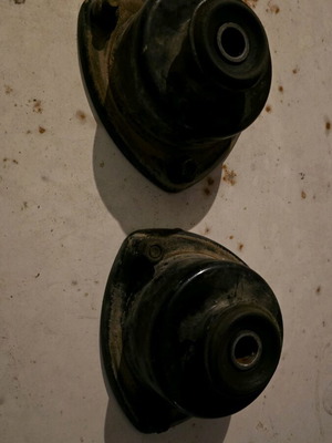 Suzuki Grand Vitara shock absorber mounts used, 2 pieces