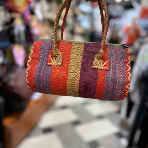 Handmade straw bag like new, multicolored
