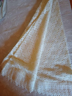 Round tablecloth machine knit, ecru