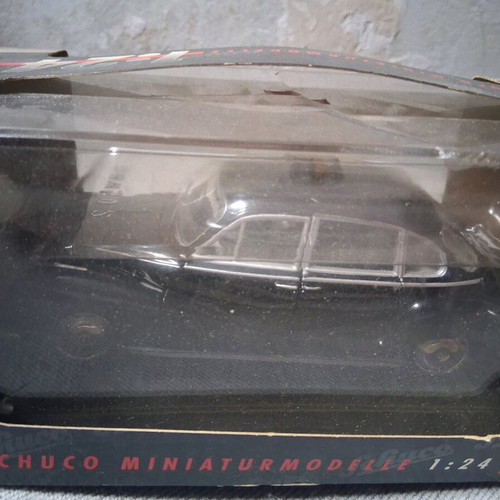 Metallic Toy Cars 1/24 Scale Mercedes 300SL, GMC Savana, London Taxi like new