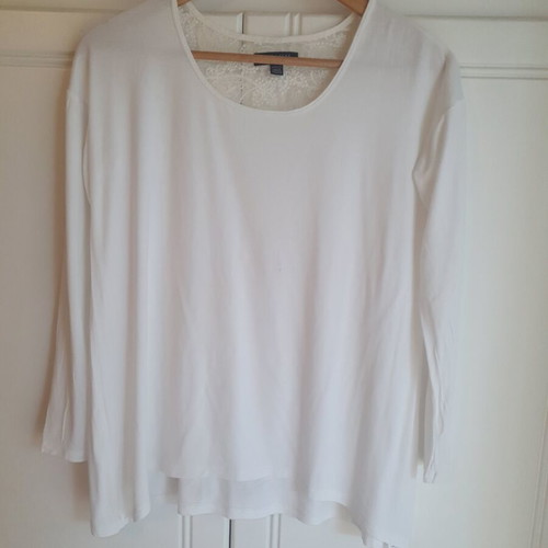 American Eagle blouse medium size, like new, soft cotton with lace back
