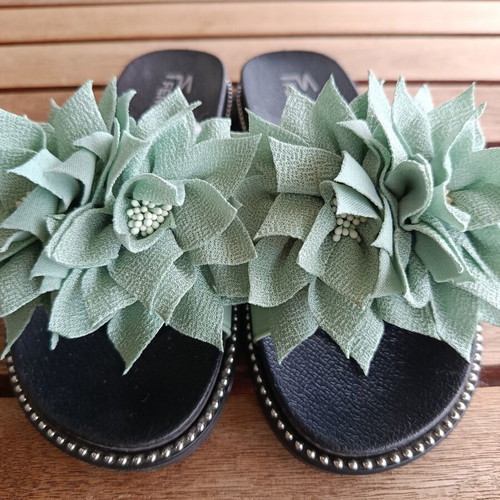 FENGI Women's Slides with Decorative Flower Size 38 New