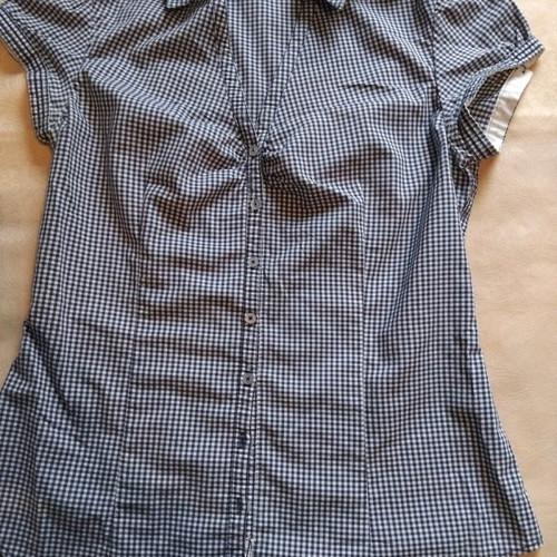 Women's shirts like new, set of 2 in pink stripes and blue check