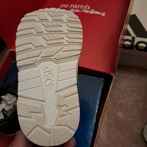 Asics kids athletic shoes like new, size 21, blue