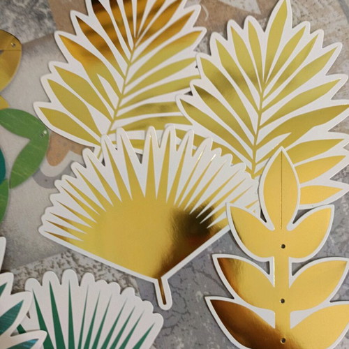 Tropical leaves new, 9 paper and 4 plastic pieces
