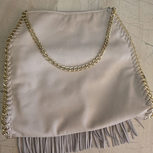 Shoulder bag with fringe