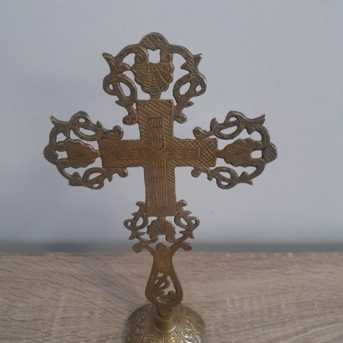 Bronze cross old, new in excellent condition