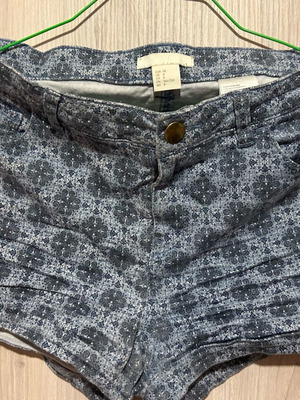 H&M short shorts used with patterns blue in very good condition